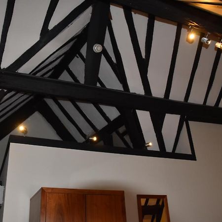 George Hotel Wetherspoon 布由德利 外观 照片