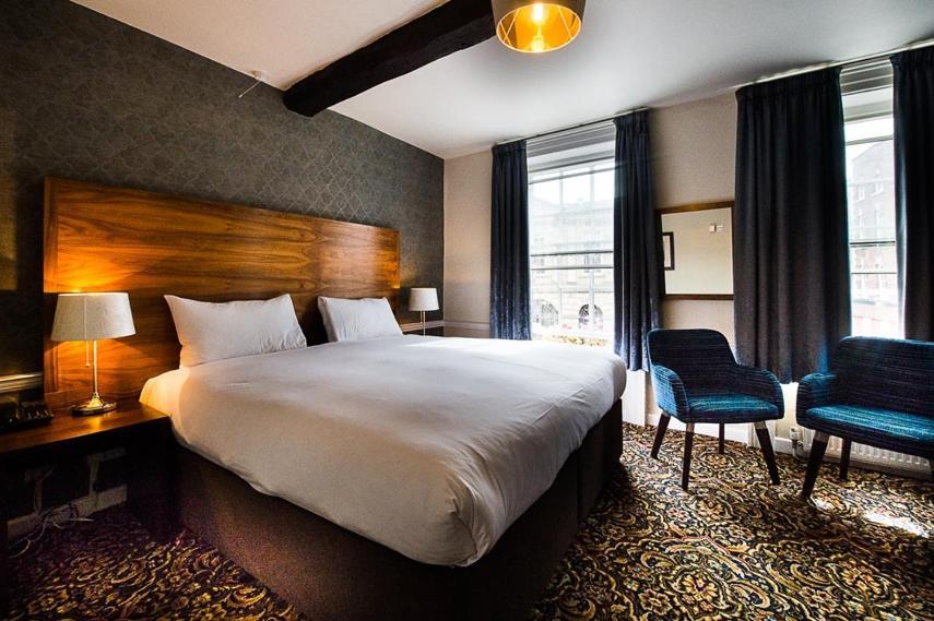 George Hotel Wetherspoon 布由德利 外观 照片