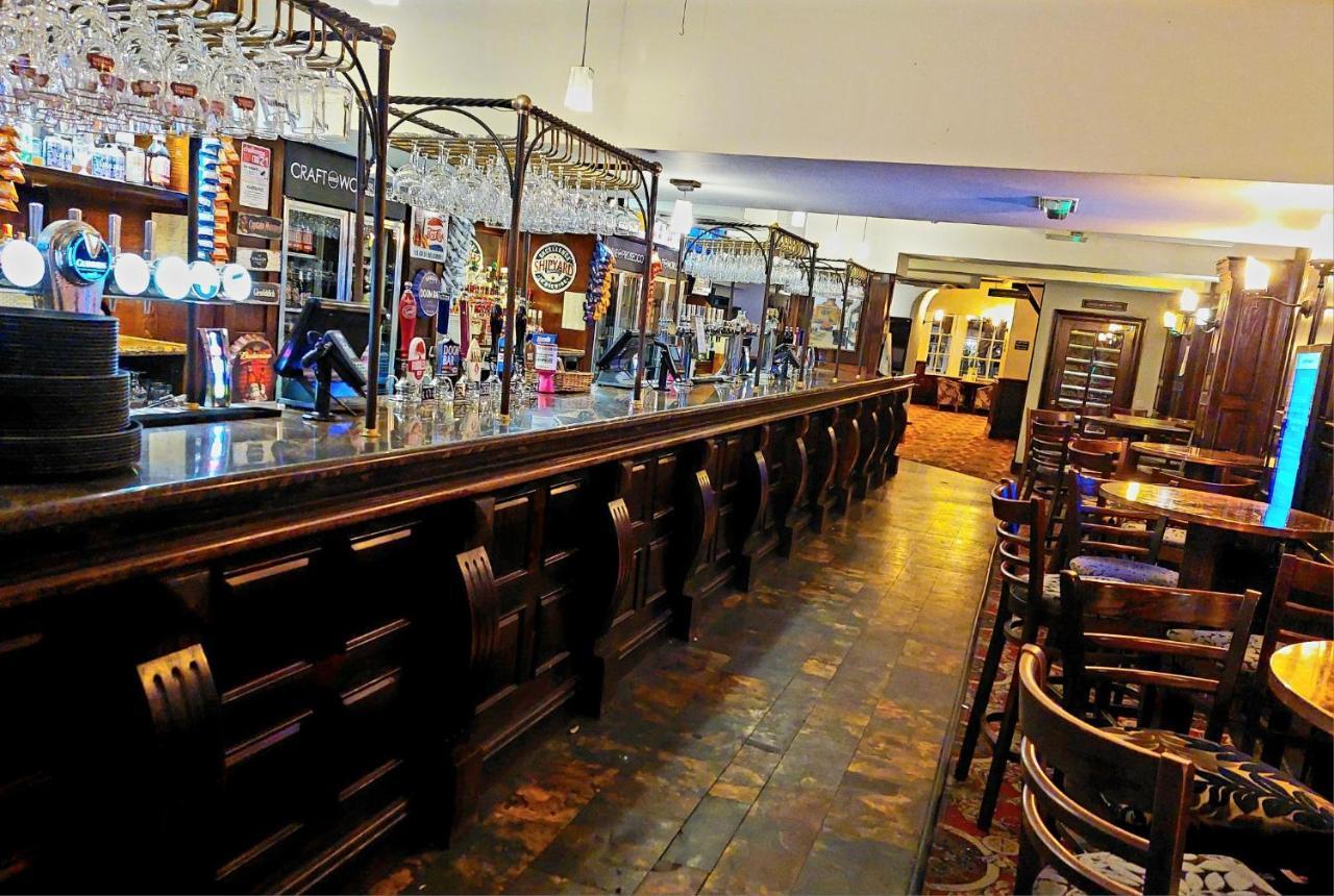 George Hotel Wetherspoon 布由德利 外观 照片